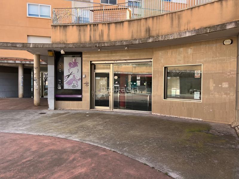Foto c9fb60c5-0537-4754-b258-8e66044f493e. Local comercial solvia inmobiliaria locales en Llevant Reus