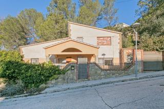 Chalet  C/ 11. Solvia inmobiliaria  chalet independiente pont de vilomara i roc