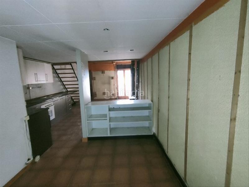 Foto 43f0dd4a-a8c3-408f-829b-c03599f16fe8. Casa aparellada a Centre Sabadell