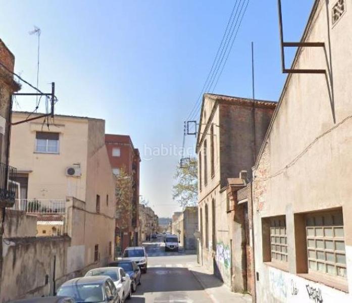 Foto c406b7f6-051a-410c-991a-be37e0bbe838. Casa aparellada a Centre Sabadell