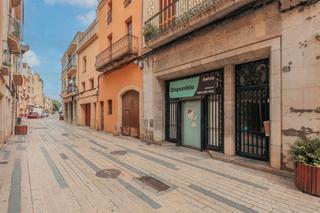 Lloguer Local Comercial  C/ comte de sicart. Solvia inmobiliaria  locales vilaseca