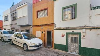 Chalet  C/ valladolid. Solvia inmobiliaria  casa algeciras
