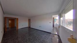 Pis  C/ tres de abril. Solvia inmobiliaria  piso molina de segura