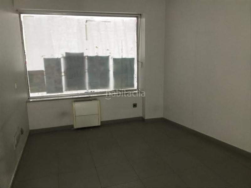 Foto 8f66b665-18aa-463c-8f8d-0d4da7e997a7. Location local commercial dans Molar (El)