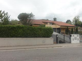Casa aparellada  C/ lleida. Solvia inmobiliaria  chalet adosado sant antoni de vilamajor