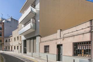 Edifici  C/ joan salvat i papasseit. Solvia inmobiliaria  edificio sant boi de llobregat