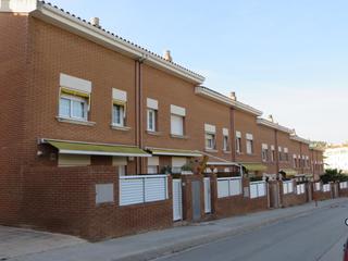Casa aparellada  Cm baix d´alella. Solvia inmobiliaria  chalet adosado montgat