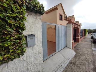 Casa aparellada  C/ padre leonardo castillo. Solvia inmobiliaria  chalet adosado espartinas