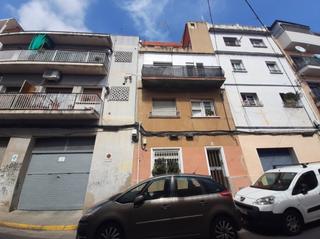 Pis  C/ pintor rosales. Solvia inmobiliaria  piso badalona
