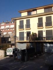 Casa aparellada  Cm/ roma. Solvia inmobiliaria  chalet adosado cercs