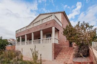 Chalet  C/ de la rosa. Solvia inmobiliaria  chalet independiente calafell