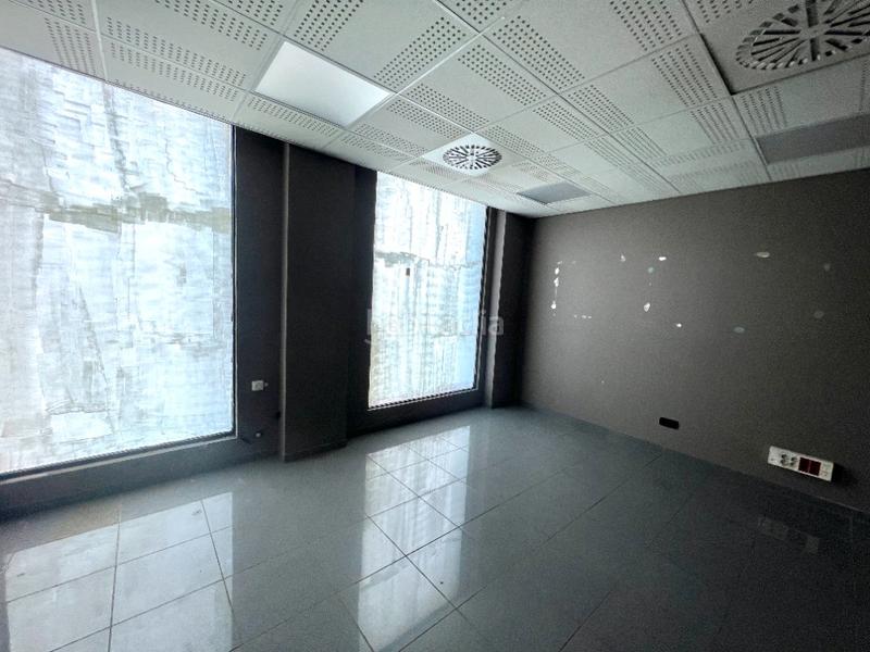 Foto 3027dd4a-fadb-4514-ac69-541020bb5c77. Alquiler local comercial solvia inmobiliaria locales en Sabadell