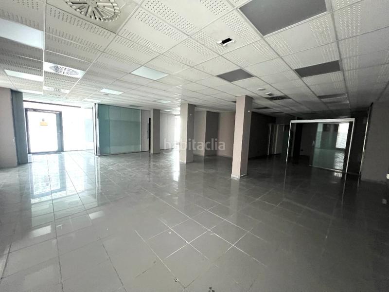 Foto 8fd22e52-9e8c-4c69-b84b-b6b6a1e05d9f. Alquiler local comercial solvia inmobiliaria locales en Sabadell