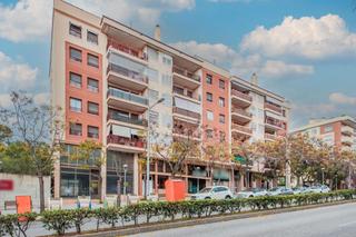 Lloguer Local Comercial  Av paìsos catalans. Solvia inmobiliaria  locales tarragona