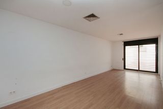 Pis  C/ guifre. Solvia inmobiliaria  piso badalona