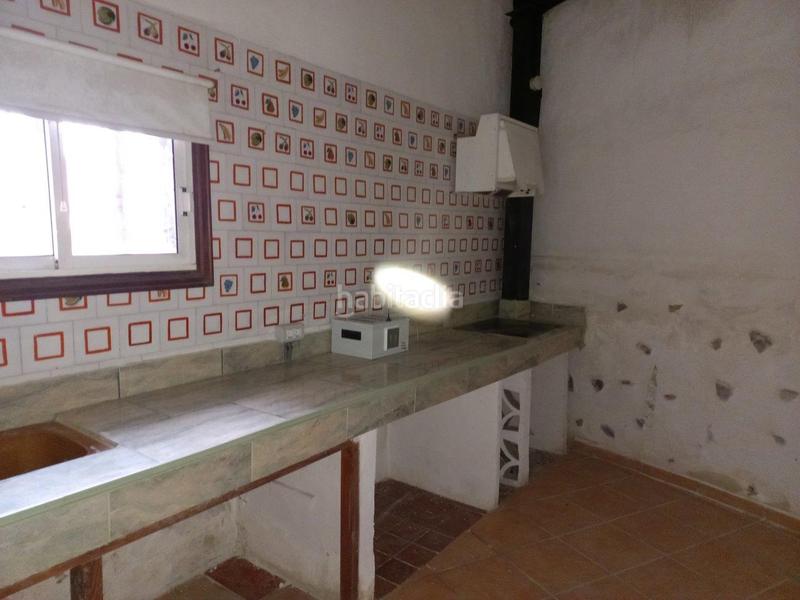 Foto cabc4d54-c4cd-4b96-95f7-2bde60332988. Casa pareada solvia inmobiliaria chalet adosado orotava la en Orotava (La)