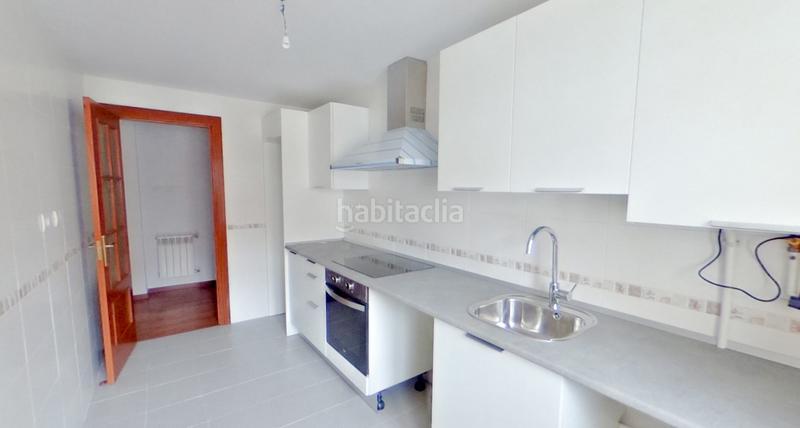Foto b272c5f6-bf0d-4ad2-a09a-589fd89e46e3. Pis amb calefacció aparcament a Alisal - San Román Santander