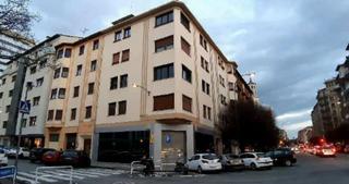 Locale commerciale  C/ olite. Solvia inmobiliaria  locales pamplonairuña