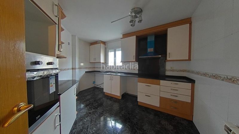 Foto 325241be-8842-4a52-91de-61ea723e8438. Apartament amb calefacció aparcament a Ca n'Aurell Terrassa