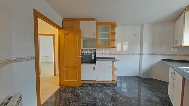 Foto 7e75098c-42de-4cc8-8732-a3e5ccf7c1ba. Apartament amb calefacció aparcament a Ca n'Aurell Terrassa