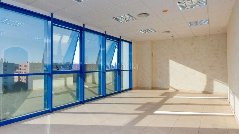 Foto 0c042d0e-990e-429a-9565-f5e92fde1fb0. Bureau dans San Jerónimo - La Bachillera Sevilla