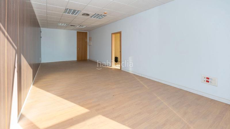 Foto b343f471-12c9-4798-9f0e-86a0f56396dd. Bureau dans San Jerónimo - La Bachillera Sevilla