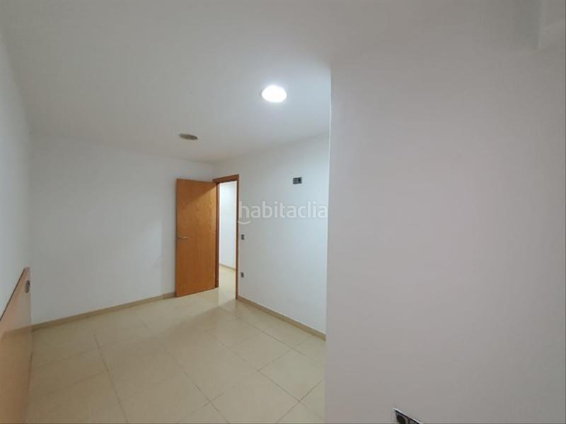 Foto 31e13e32-edc2-47a2-b099-8fd9ed974a76. Piso solvia inmobiliaria piso en Centre Figueres