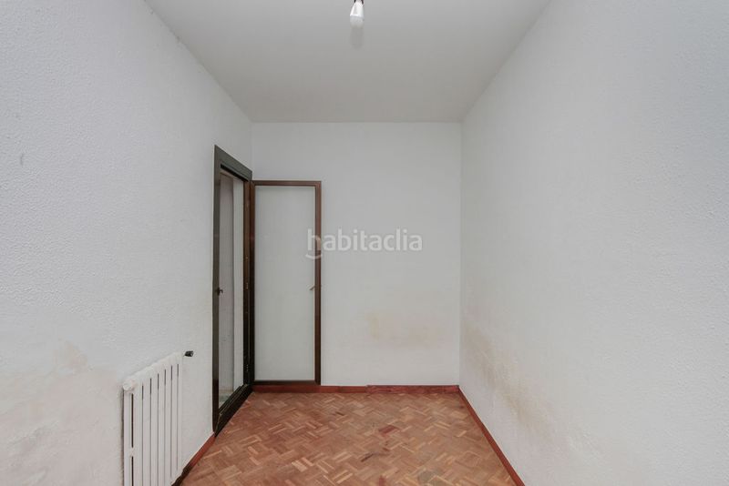 Foto c2b58bf1-7a5a-4ea5-9bae-e13c6011cfe6. Pis amb calefacció a El Camp de l´Arpa del Clot Barcelona