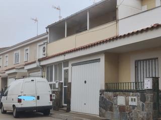 Chalet  C/ segunda de la estación. Solvia inmobiliaria  casa gomecello