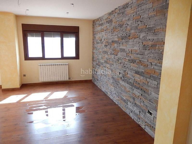 Foto f7a90bf1-f90e-4d5e-830b-d8819160a2bd. Xalet a Gurrea de Gállego