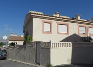 Casa aparellada  C/ basílica. Solvia inmobiliaria  chalet adosado algezares