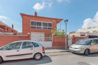 Chalet  C/ de les pletes. Solvia inmobiliaria  chalet independiente canonja la