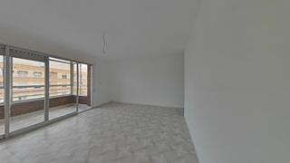 Flat  C/ apolo. Solvia inmobiliaria  piso torrevieja