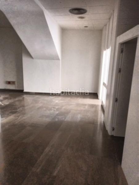Foto ee9204ac-3cc3-49cc-9032-39a43665518a. Oficina solvia inmobiliaria oficinas en Órgiva