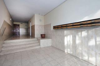 Appartement  C/ mossèn àngel rodamilans. Solvia inmobiliaria  piso terrassa