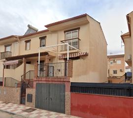 Casa aparellada  C/ ana orantes ruiz. Solvia inmobiliaria  chalet adosado cúllar vega