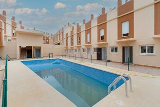 Casa aparellada  C/ serra grosa. Solvia inmobiliaria  chalet adosado nucia la