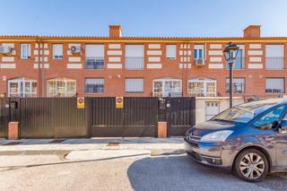 Casa aparellada  C/ alto tajo. Solvia inmobiliaria  chalet adosado alovera