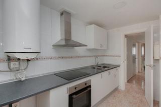 Piso  Av áfrica. Solvia inmobiliaria  piso badalona