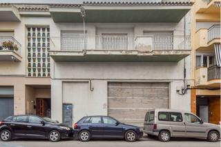 Chalet  C/ abat oliva. Solvia inmobiliaria  casa malgrat de mar