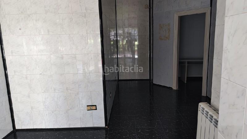 Foto 28a8ee45-39e2-4fe6-9548-1957e1fd950c. Locale commerciale in Usansolo