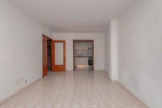 Pis  C/ aigua nova. Solvia inmobiliaria  piso reus