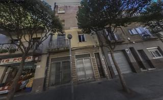 Pis  C/ xile. Solvia inmobiliaria  piso badalona