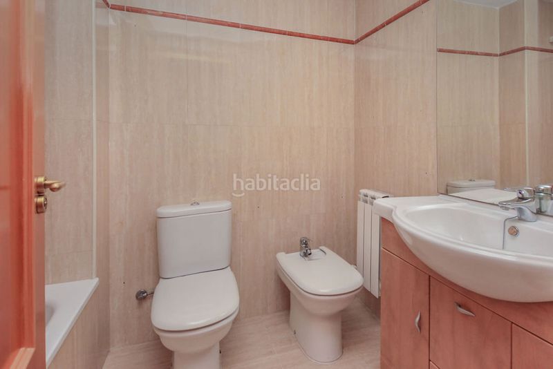 Foto 0e36145b-2710-42e0-966f-8be868fb01ad. Casa aparellada a Bonavista Vendrell (El)