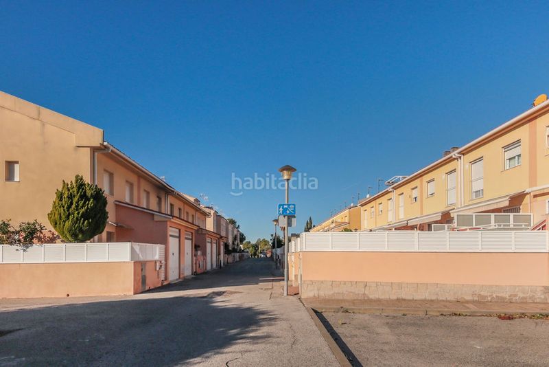Foto 191b0fae-0753-4f9d-ab6b-fa8eaaca8ef5. Casa aparellada a Bonavista Vendrell (El)