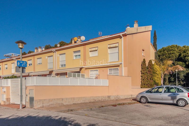 Foto 7340f31c-436c-436e-8d6a-e153a4fd0afa. Casa aparellada a Bonavista Vendrell (El)
