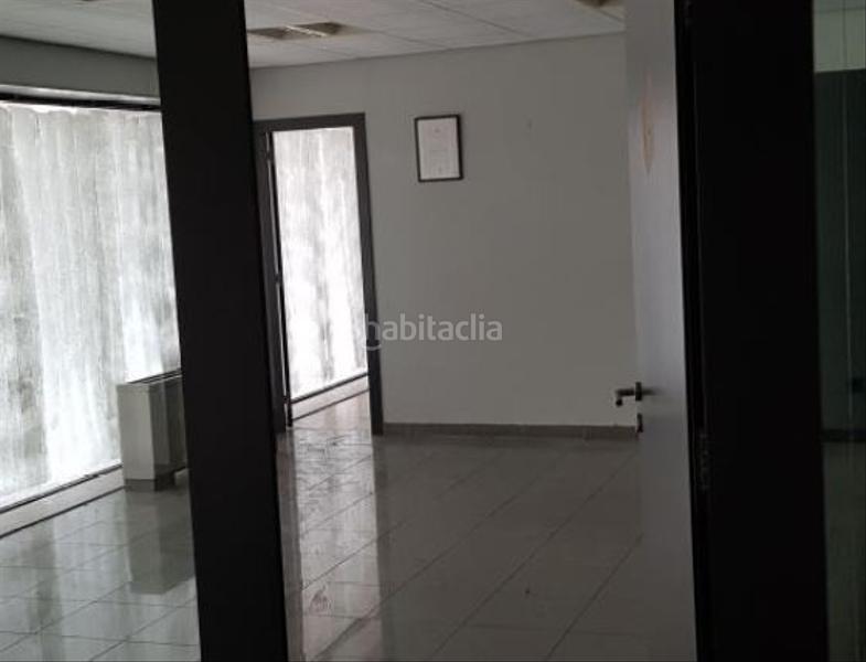 Foto c296bcab-ff06-4550-b7ec-5fa02f1a490c. Affitto locale commerciale in Torrent Ballester Viladecans