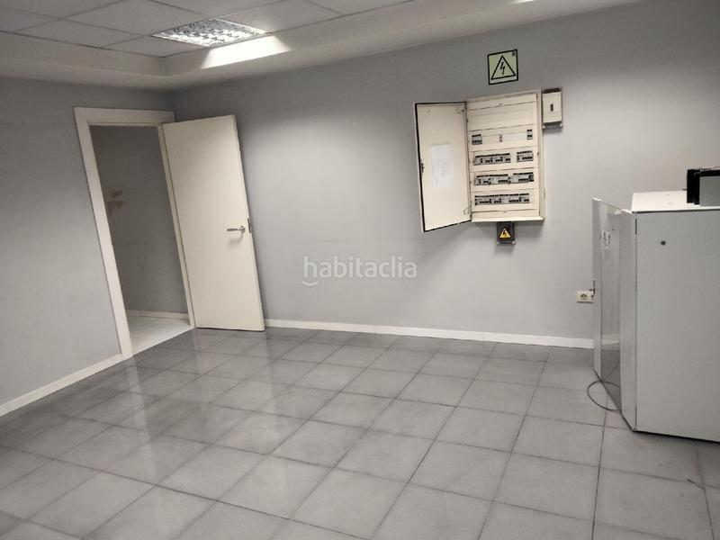Foto 23cad471-9802-44a4-bf3c-cb0fb7b9f412. Lloguer local comercial a Bulevar-Plaza Castilla Azuqueca de Henares