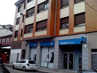 Affitto Locale commerciale  C/ rafael del riego. Solvia inmobiliaria  locales mieres