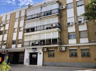 Pis  C/ marzo. Solvia inmobiliaria  piso sevilla